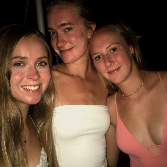 Meet your Posher, Liz - Picture 1 of 1